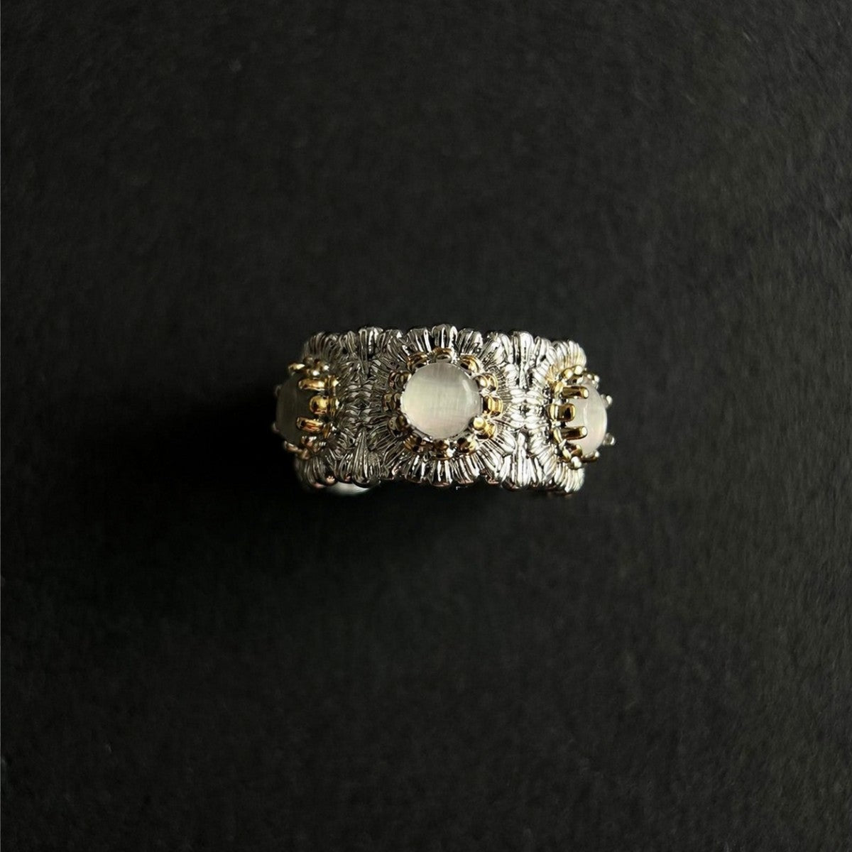 Vintage Ring inklusive edler Retro-Schmuckbox – Europäischer Palast-Stil in Weiß, Blau oder Rosa
