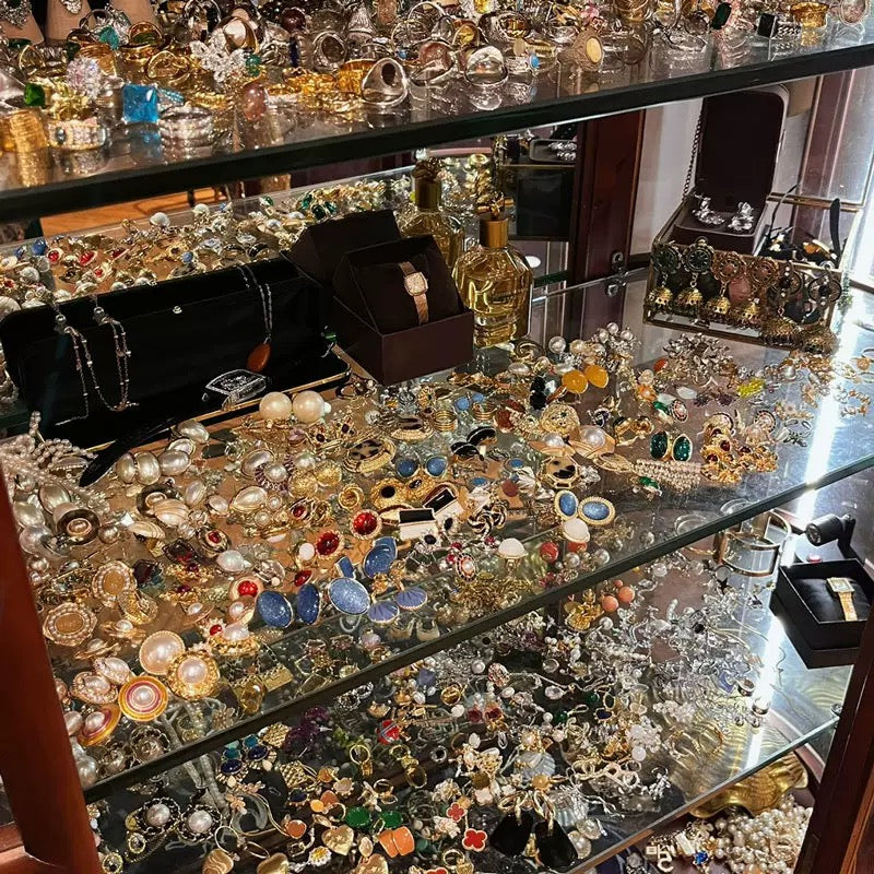 Luxus Schmuck Mystery Box | 15 Überraschungs-Schmuckstücke | Vintage & Royal Style | Live Like You Inherited a Palace