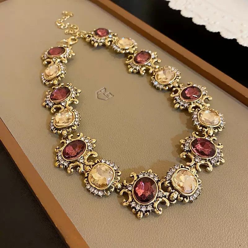 Luxus Schmuck Mystery Box | 15 Überraschungs-Schmuckstücke | Vintage & Royal Style | Live Like You Inherited a Palace