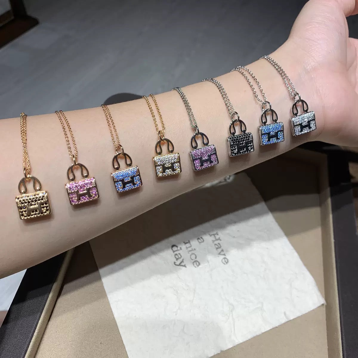 Luxus Schmuck Mystery Box | 15 Überraschungs-Schmuckstücke | Vintage & Royal Style | Live Like You Inherited a Palace