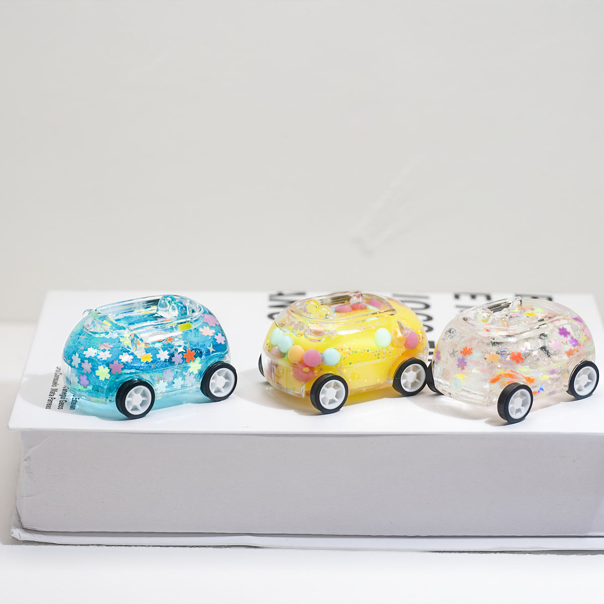 Mini-Spielzeugautos Überraschungsbox – 3 Stück pro Box, zufällige Modelle und Farben
