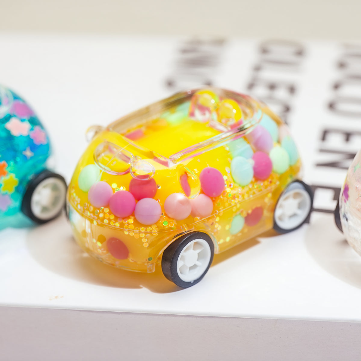 Mini-Spielzeugautos Überraschungsbox – 3 Stück pro Box, zufällige Modelle und Farben