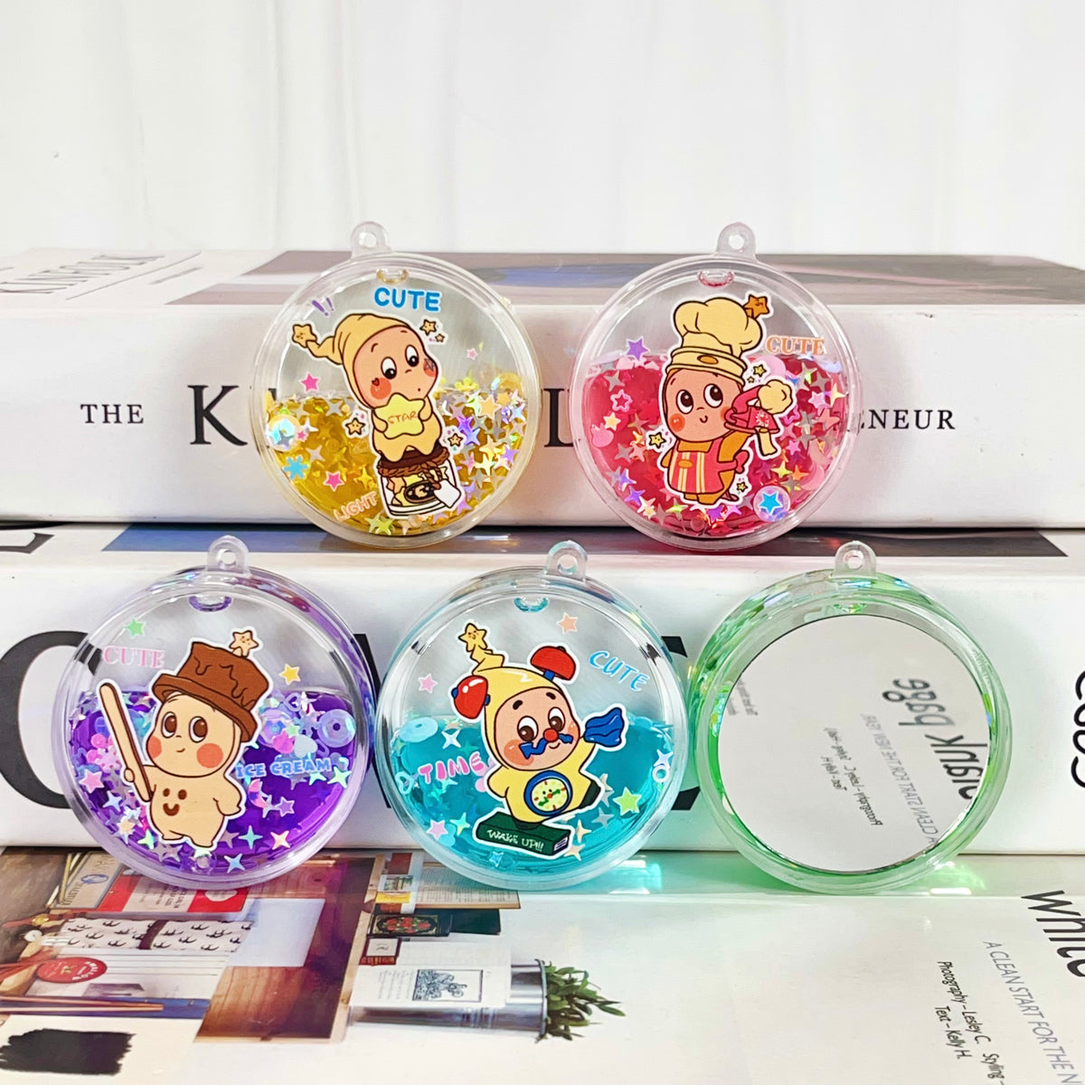 Kawaii Glitzer-Kugelanhänger Blind Box – 3 Stück, Taschenanhänger mit Cartoon-Motiven, zufällige Farben und Motive