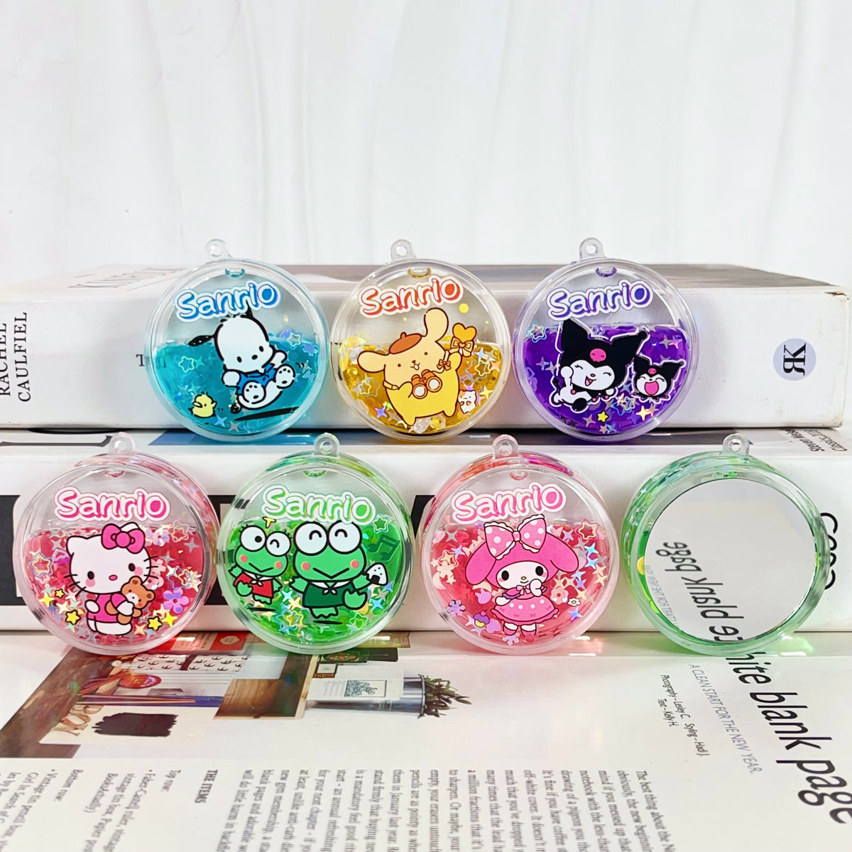 Kawaii Glitzer-Kugelanhänger Blind Box – 3 Stück, Taschenanhänger mit Cartoon-Motiven, zufällige Farben und Motive